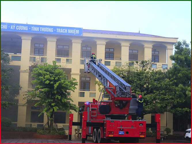 Xe thang chữa cháy